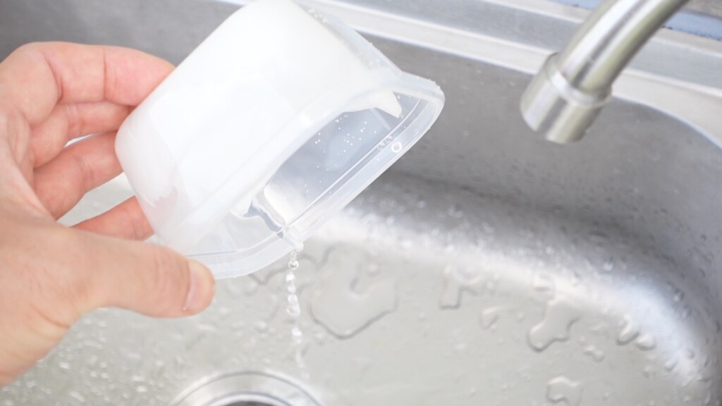 キッチンペーパーの水を切る