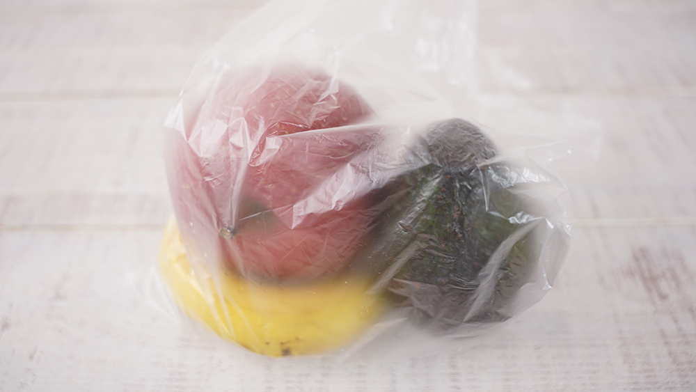 アボカドを熟させている様子